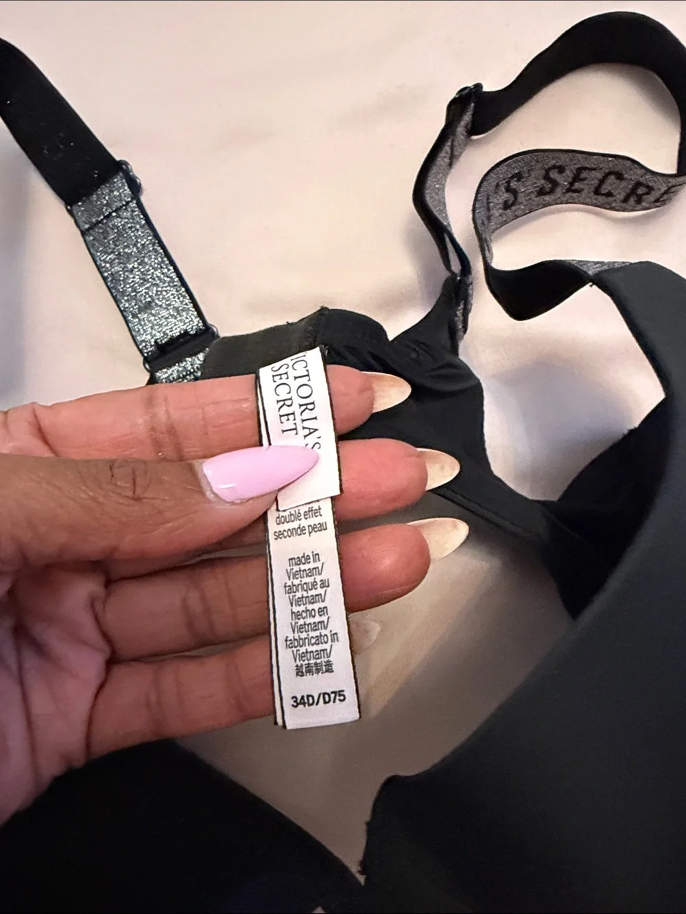 Black VS t-shirt bra